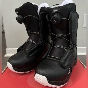Women’s BRAND NEW Snowboarding Boots